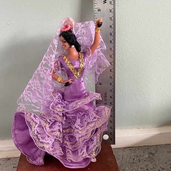 Lavish Lavender Flamenco Dancer Figurine - Picture 8 of 8